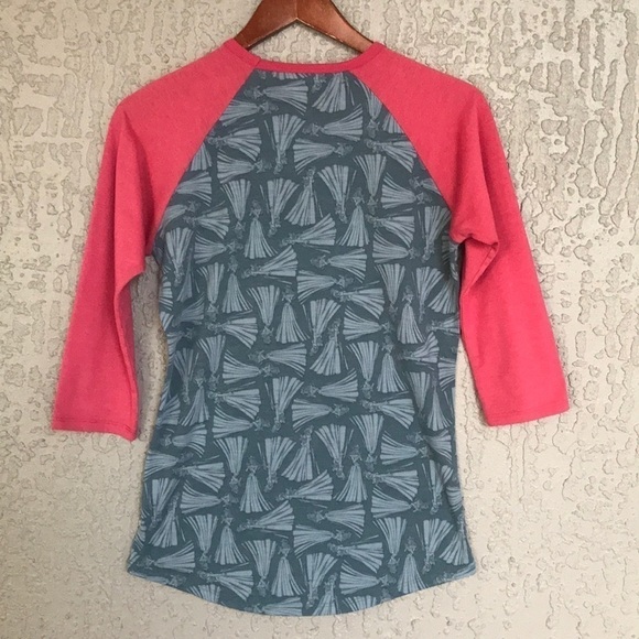 LuLaRoe Raglan Sleeves Disney‎ Princess Aurora Print Randy Top - Picture 4 of 9